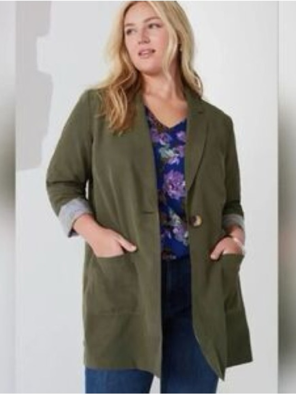 J Jill linen blend button front blazer. Lightweight and unstructured silhouette.